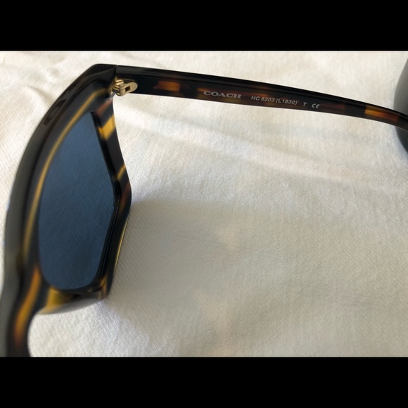 Coach Sunglasses - Picture 4 of 4